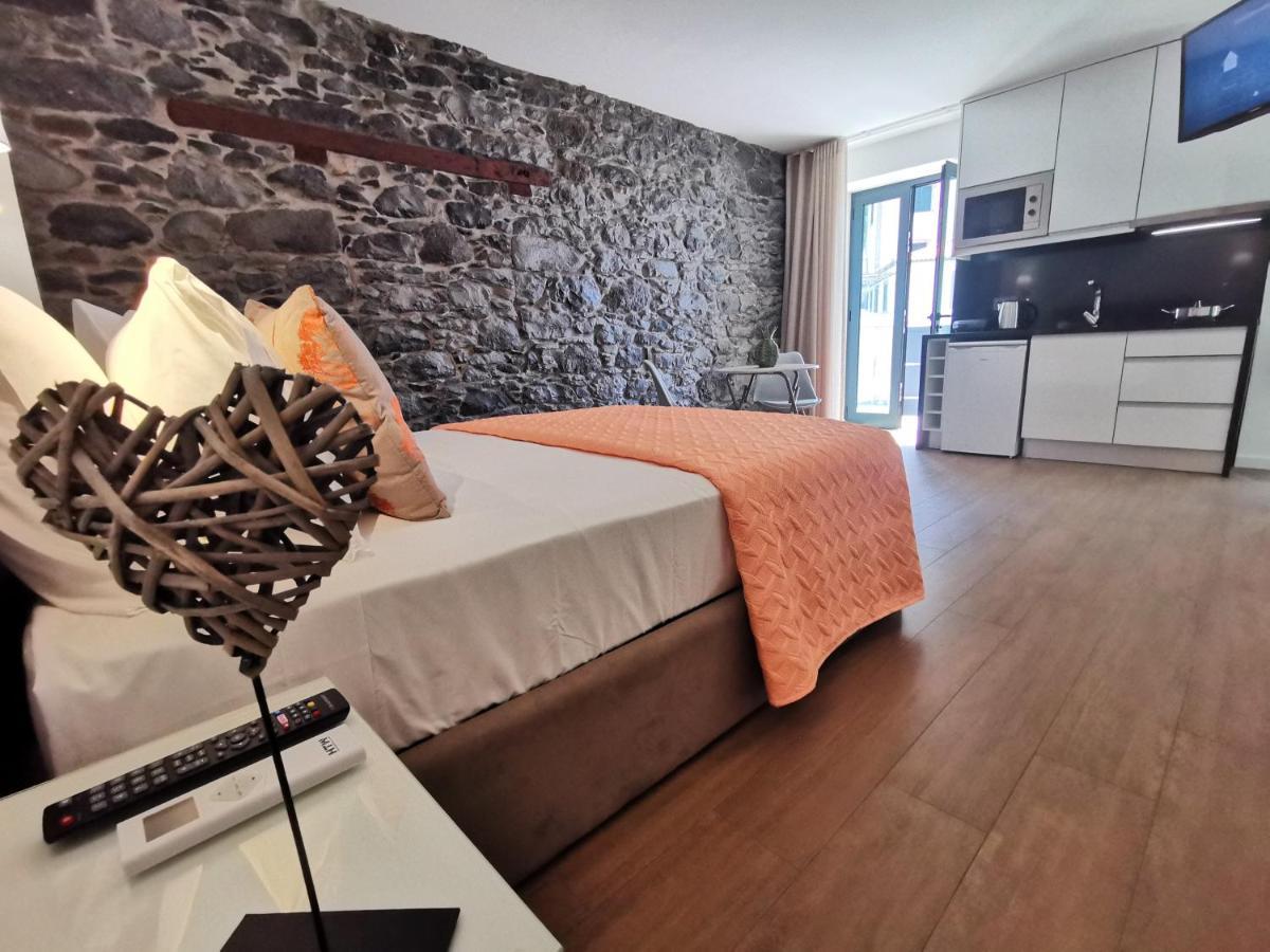 Charming Studios in Calheta Beach - Villa Esmeralda Esterno foto